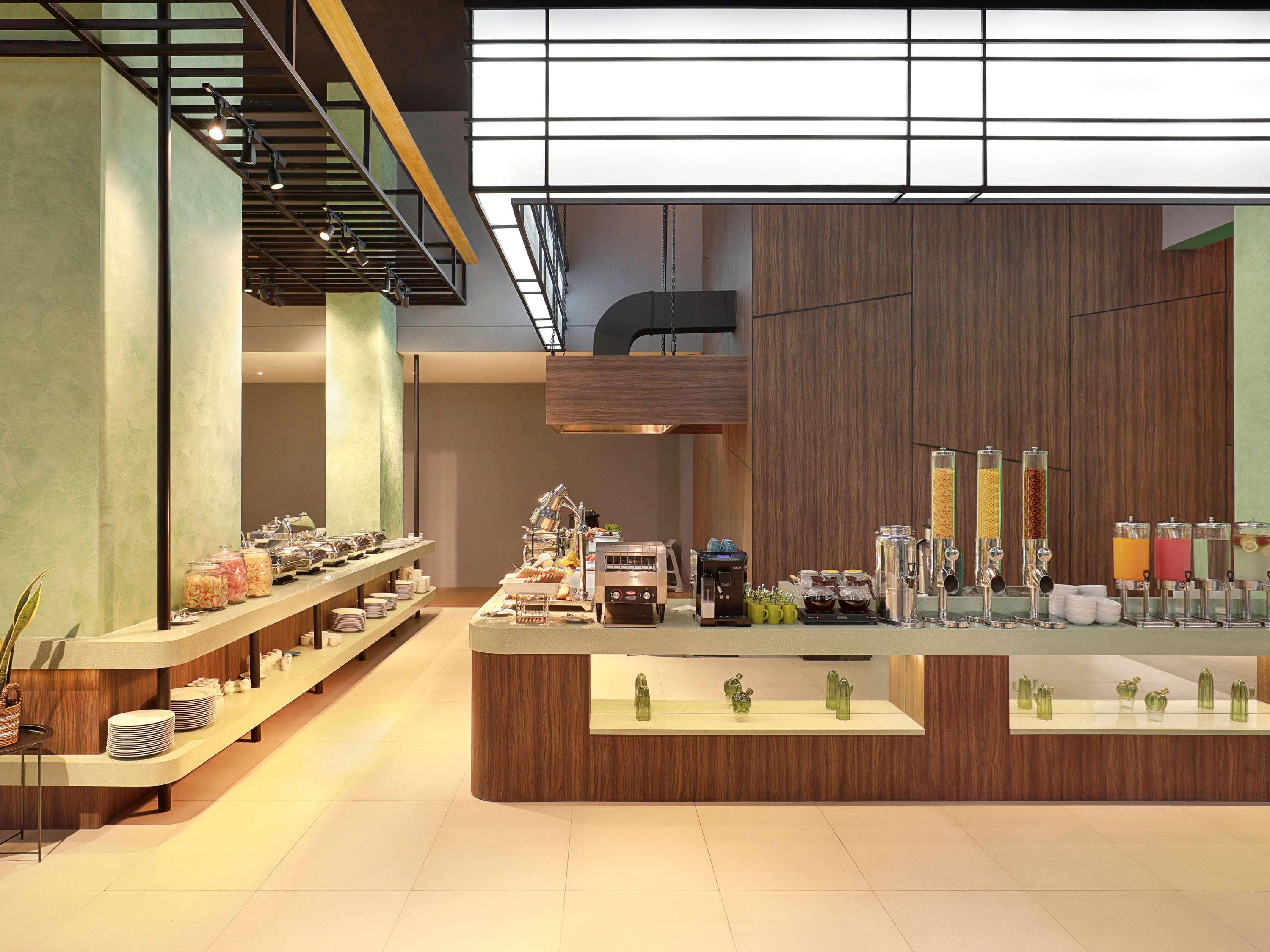 Ibis Styles Jakarta Simatupang Экстерьер фото