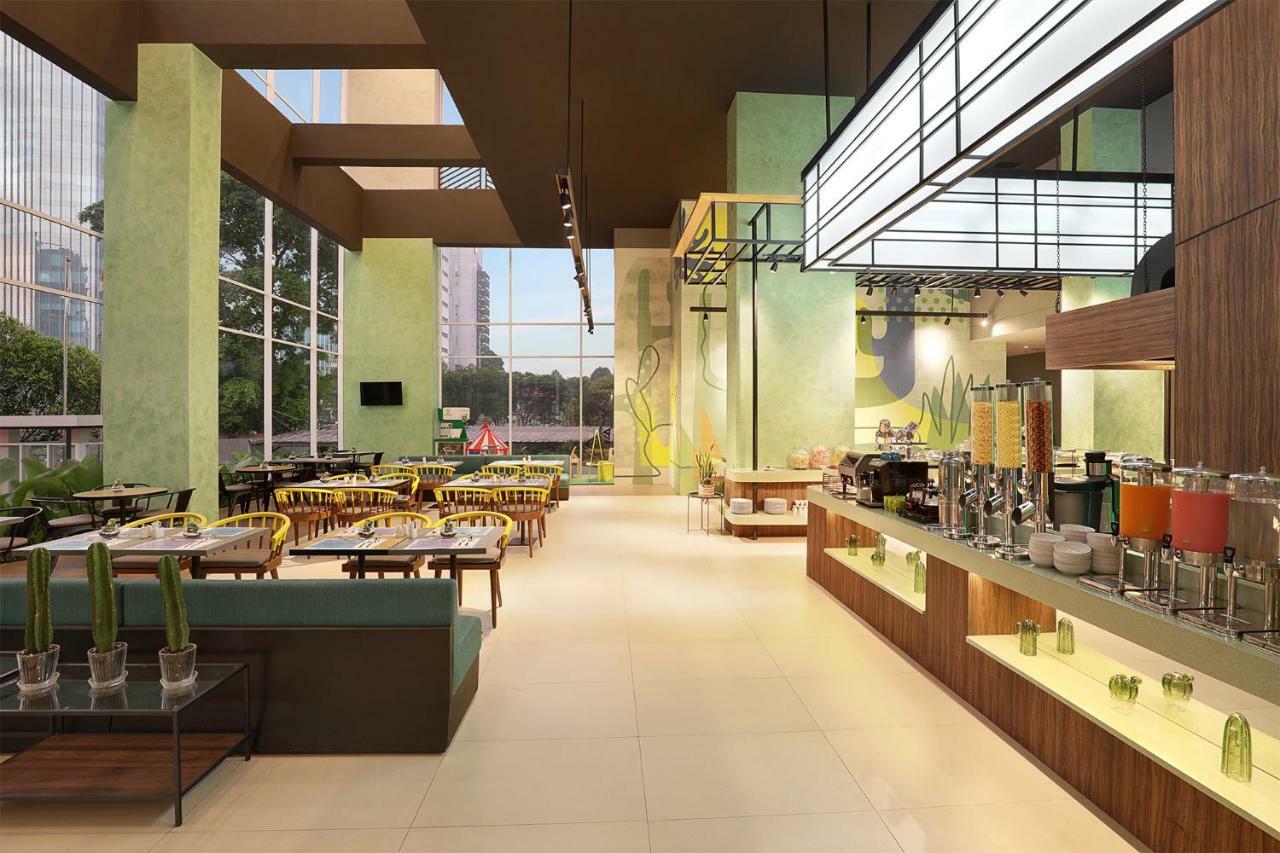 Ibis Styles Jakarta Simatupang Экстерьер фото