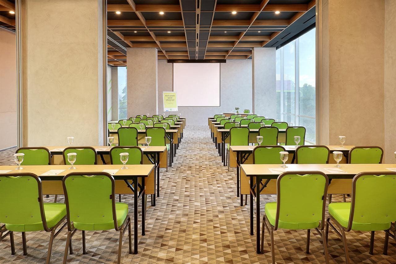 Ibis Styles Jakarta Simatupang Экстерьер фото